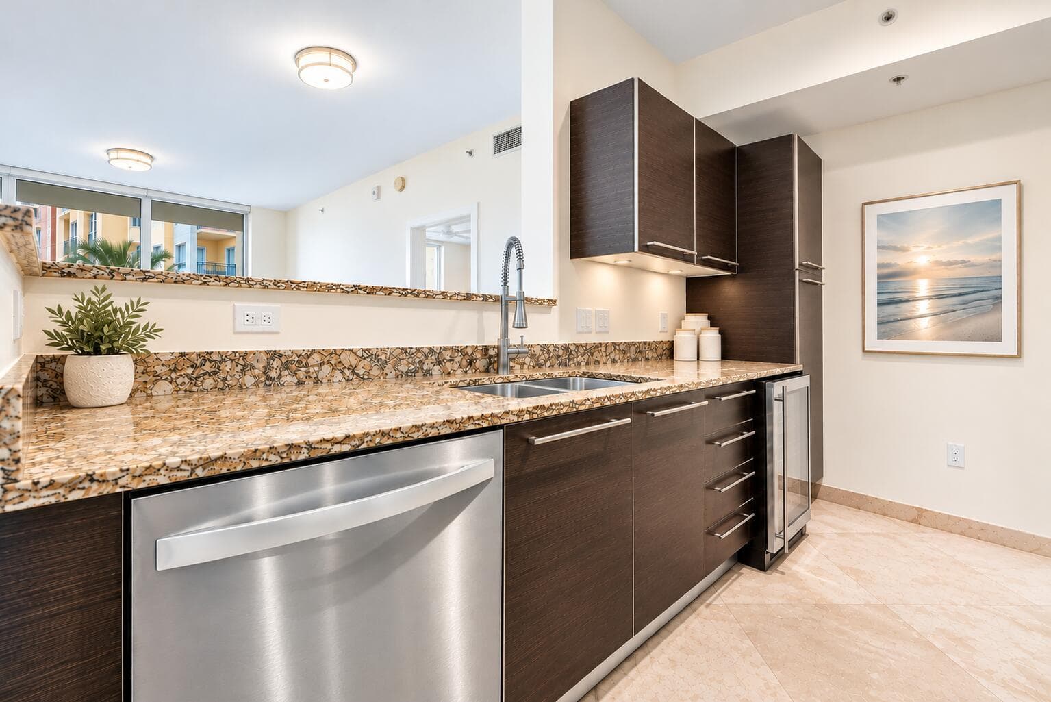 Kitchen with high Bar