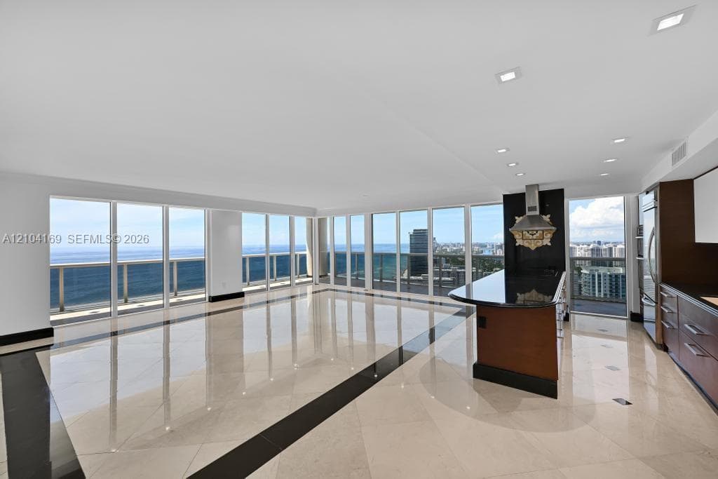BEACH CLUB CONDO 1 · #LP4204 in Hallandale Beach - Photo 2