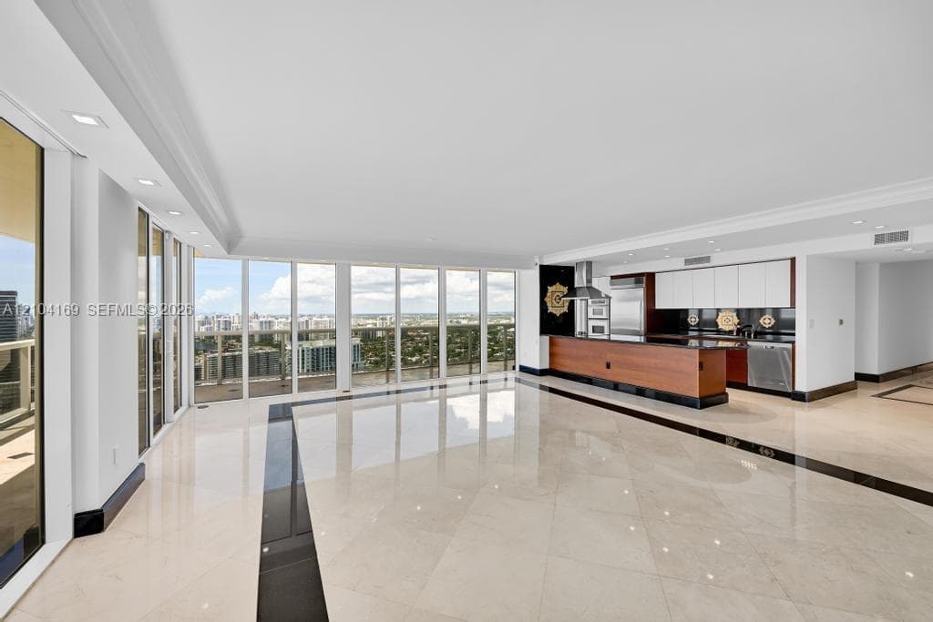 BEACH CLUB CONDO 1 · #LP4204 in Hallandale Beach - Photo 10