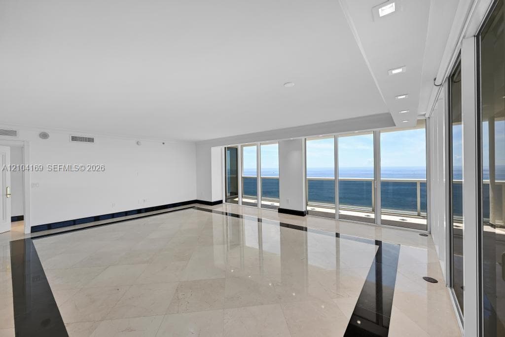 BEACH CLUB CONDO 1 · #LP4204 in Hallandale Beach - Photo 14