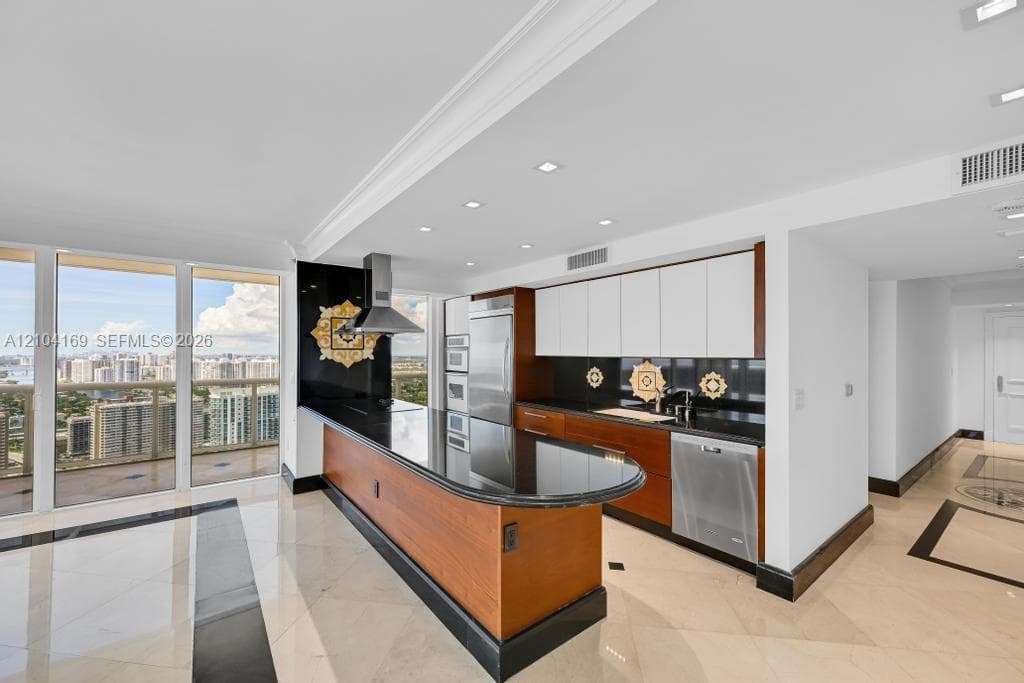 BEACH CLUB CONDO 1 · #LP4204 in Hallandale Beach - Photo 15