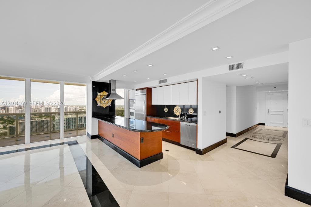 BEACH CLUB CONDO 1 · #LP4204 in Hallandale Beach - Photo 8