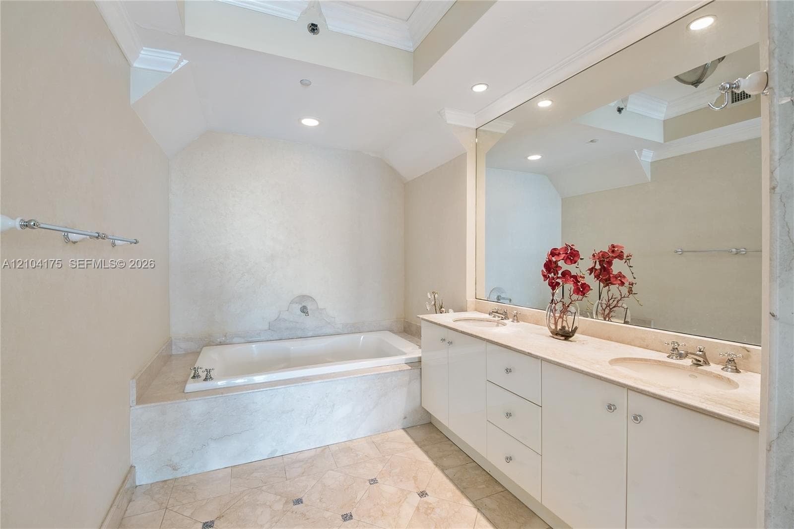 Continuum South · #2902 in Miami Beach - Photo 10