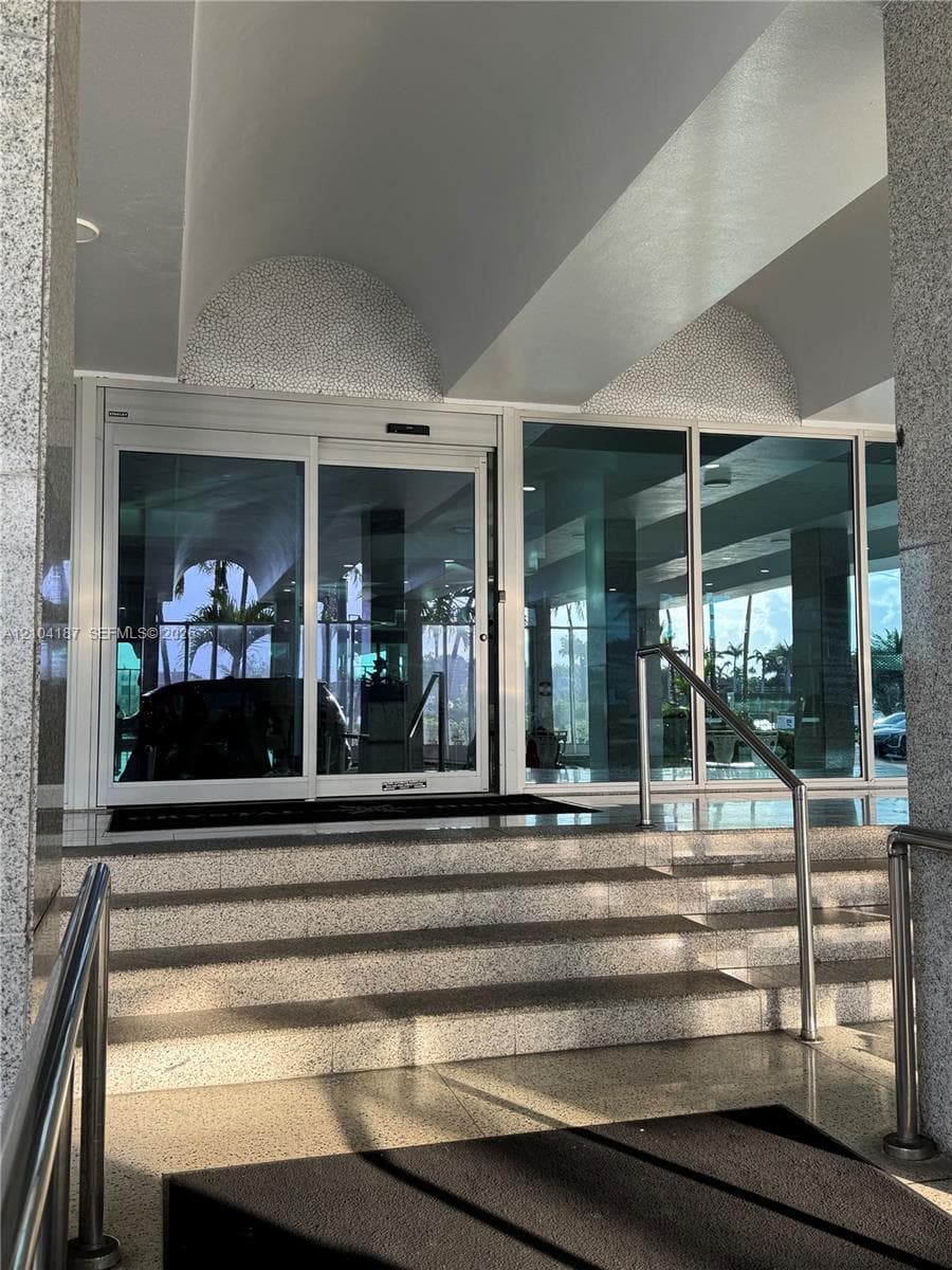 CRYSTAL HOUSE CONDO · #8N in Miami Beach - Photo 1