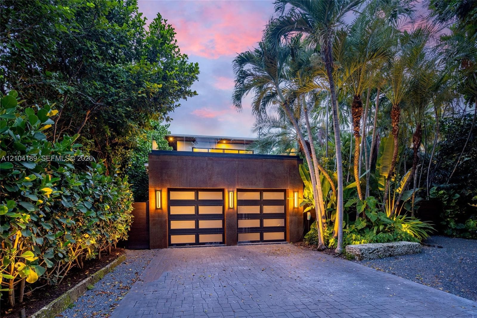 250 S Hibiscus Dr photo 3