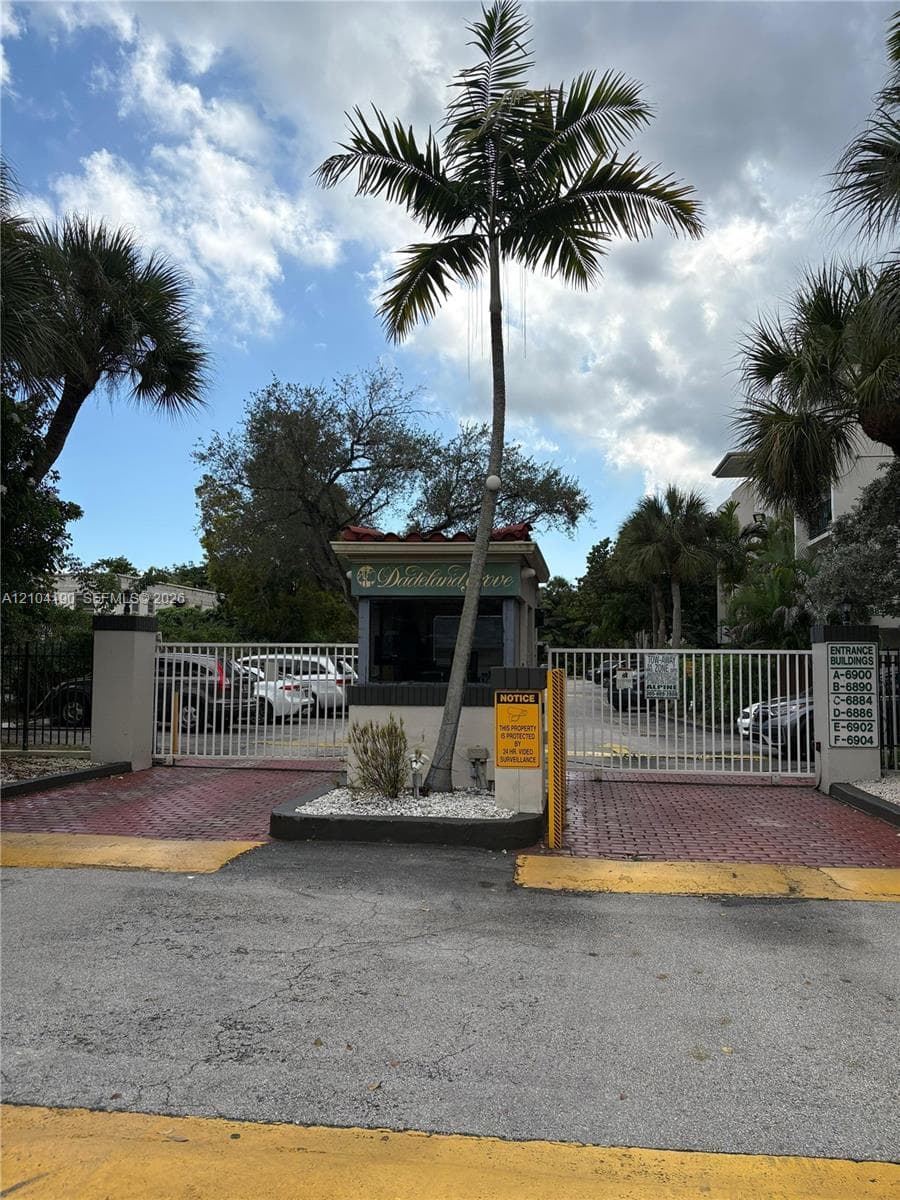 Dadeland Grove Condo · #A102 in Pinecrest - Photo 11