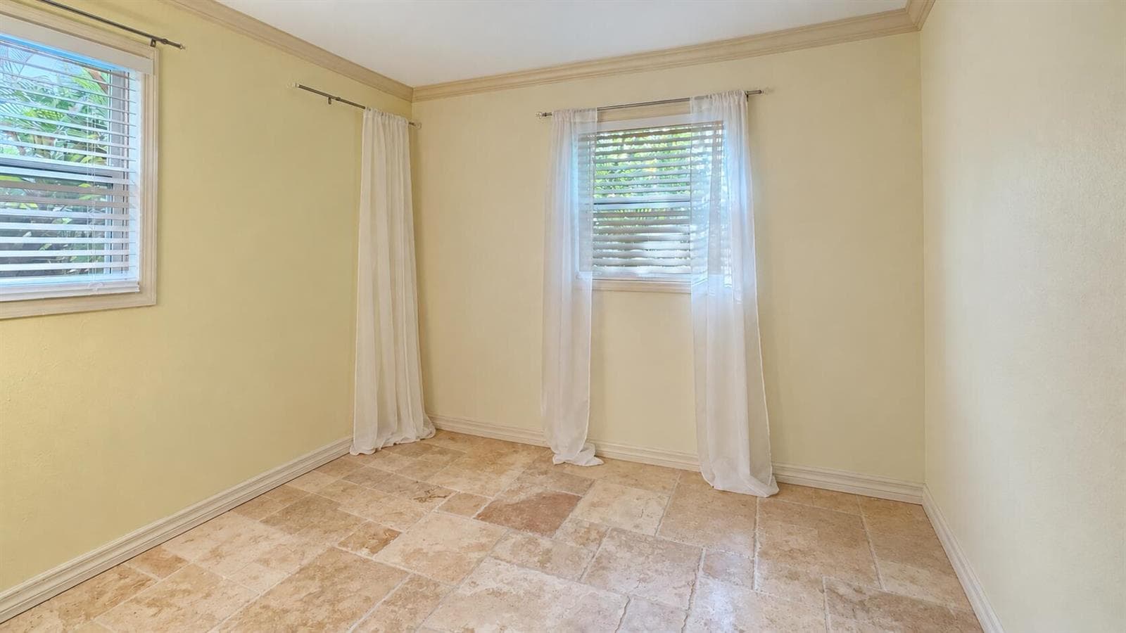 bedrrom 4 unfurnished