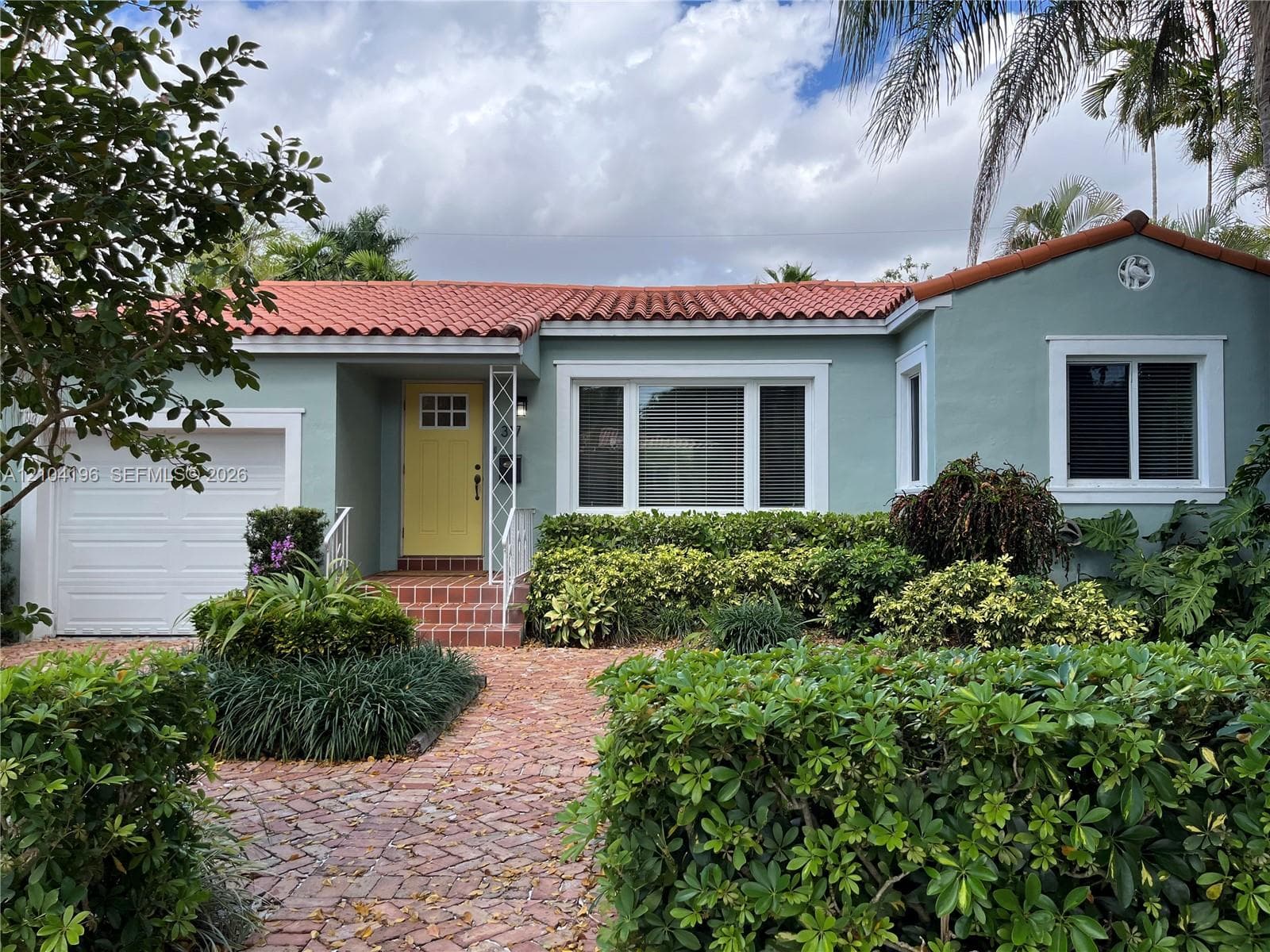 317 Fluvia Ave photo 2