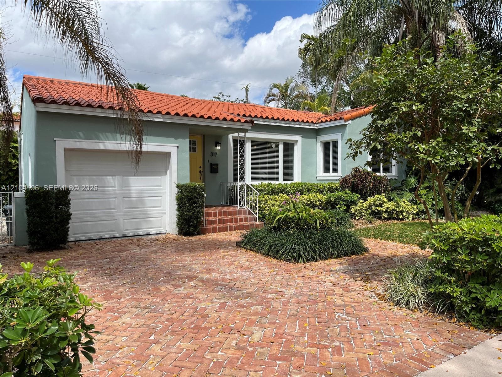 317 Fluvia Ave photo 3