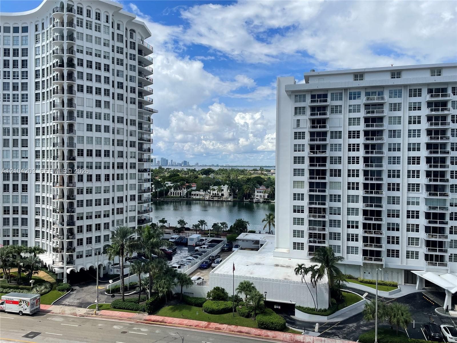 ARLEN BEACH CONDO · #911 in Miami Beach - Photo 16