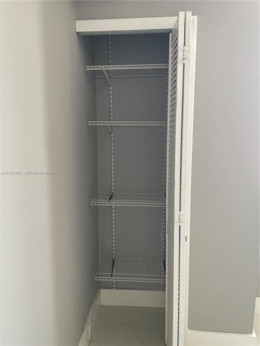 ARLEN BEACH CONDO · #911 in Miami Beach - Photo 26