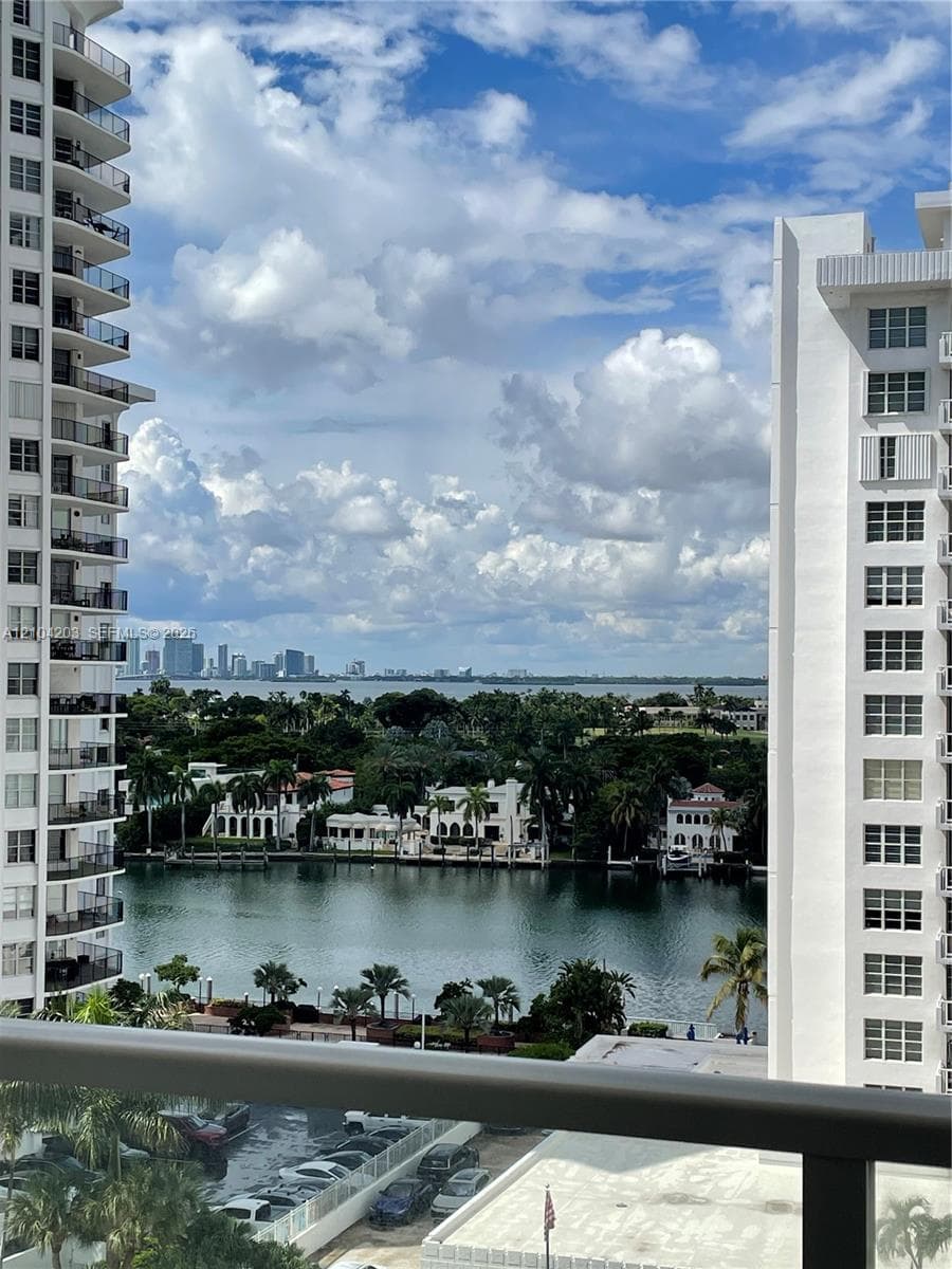 ARLEN BEACH CONDO · #911 in Miami Beach - Photo 22