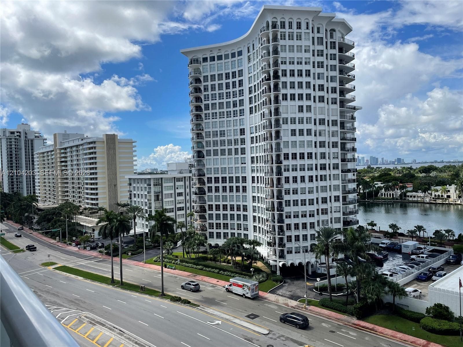 ARLEN BEACH CONDO · #911 in Miami Beach - Photo 20