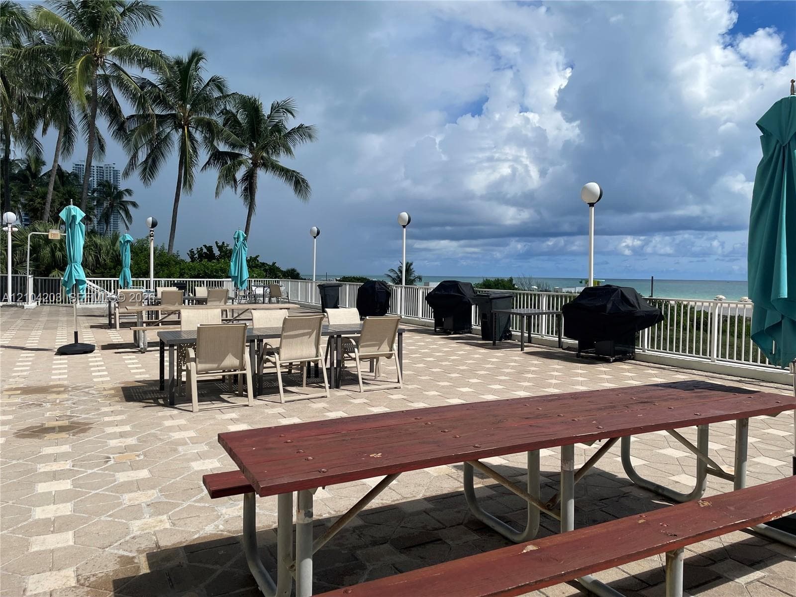 ARLEN BEACH CONDO · #911 in Miami Beach - Photo 33