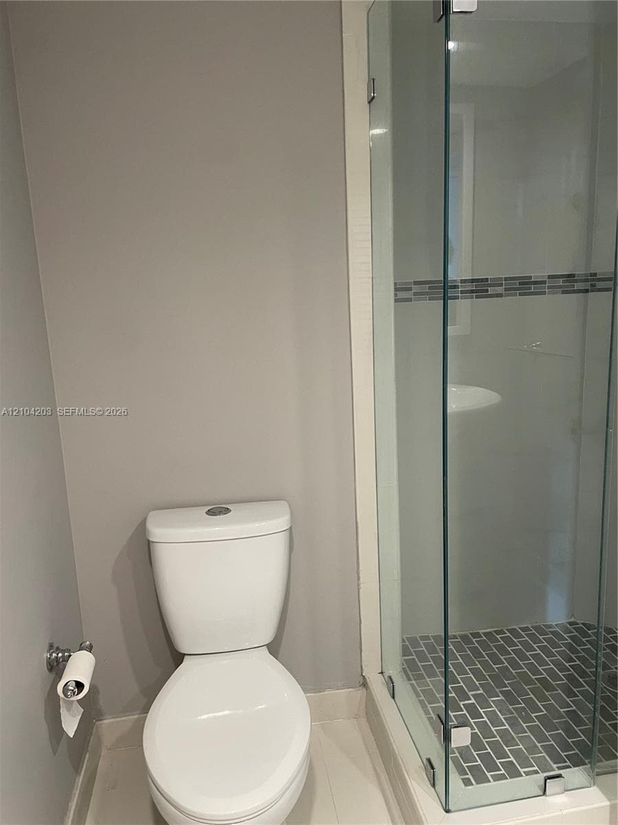 ARLEN BEACH CONDO · #911 in Miami Beach - Photo 18