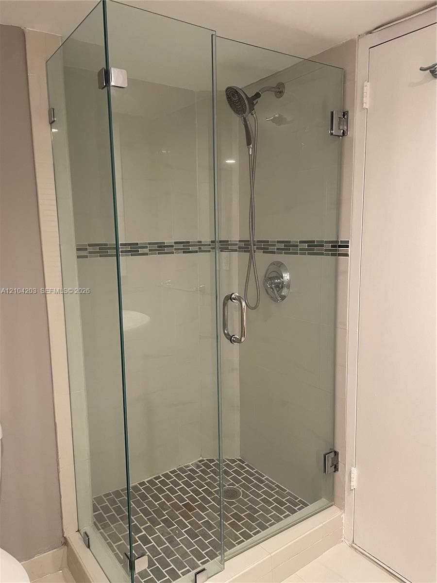 ARLEN BEACH CONDO · #911 in Miami Beach - Photo 19