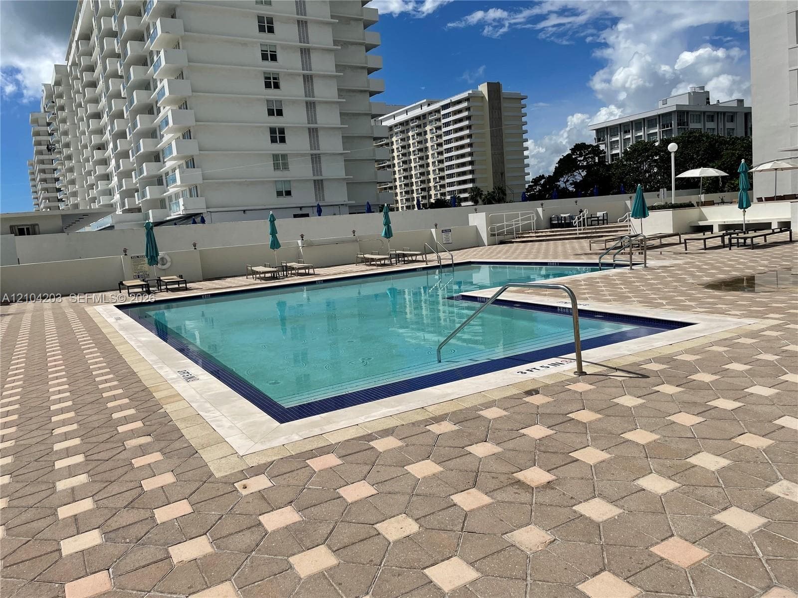 ARLEN BEACH CONDO · #911 in Miami Beach - Photo 31