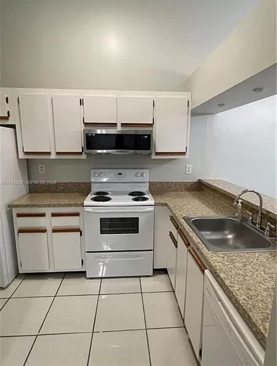 MOORS POINTE CONDO · #6-10 in Hialeah - Photo 14