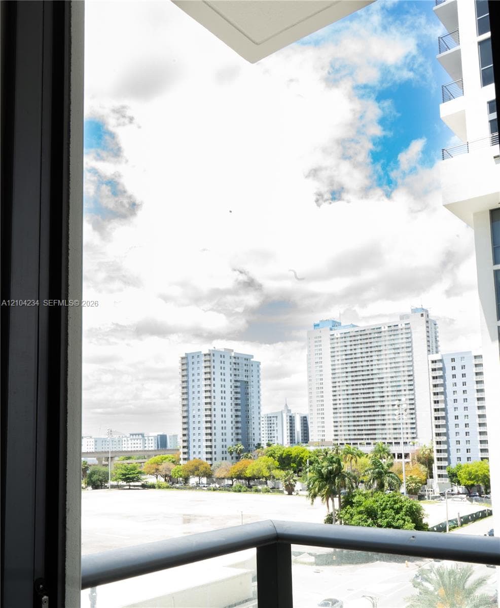 The Crosby Miami Worldcenter · #513 in Miami - Photo 15