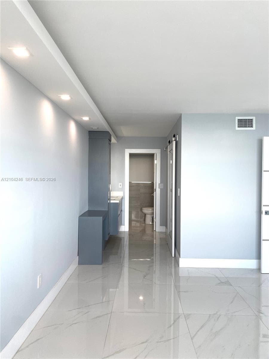 BAYSHORE PLACE CONDO · #702E in Miami - Photo 8