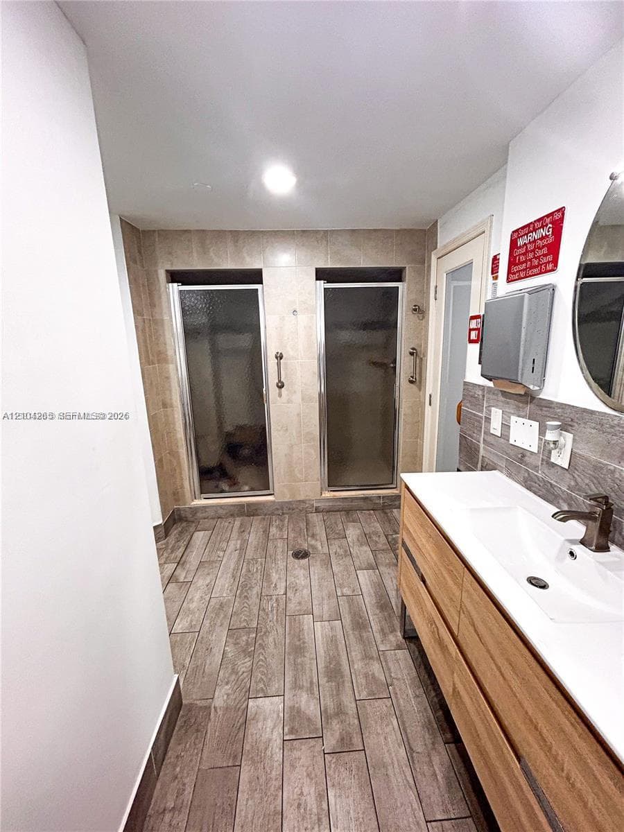 FAIRWAYS RIVIERA NORTH · #601 in Hallandale Beach - Photo 22