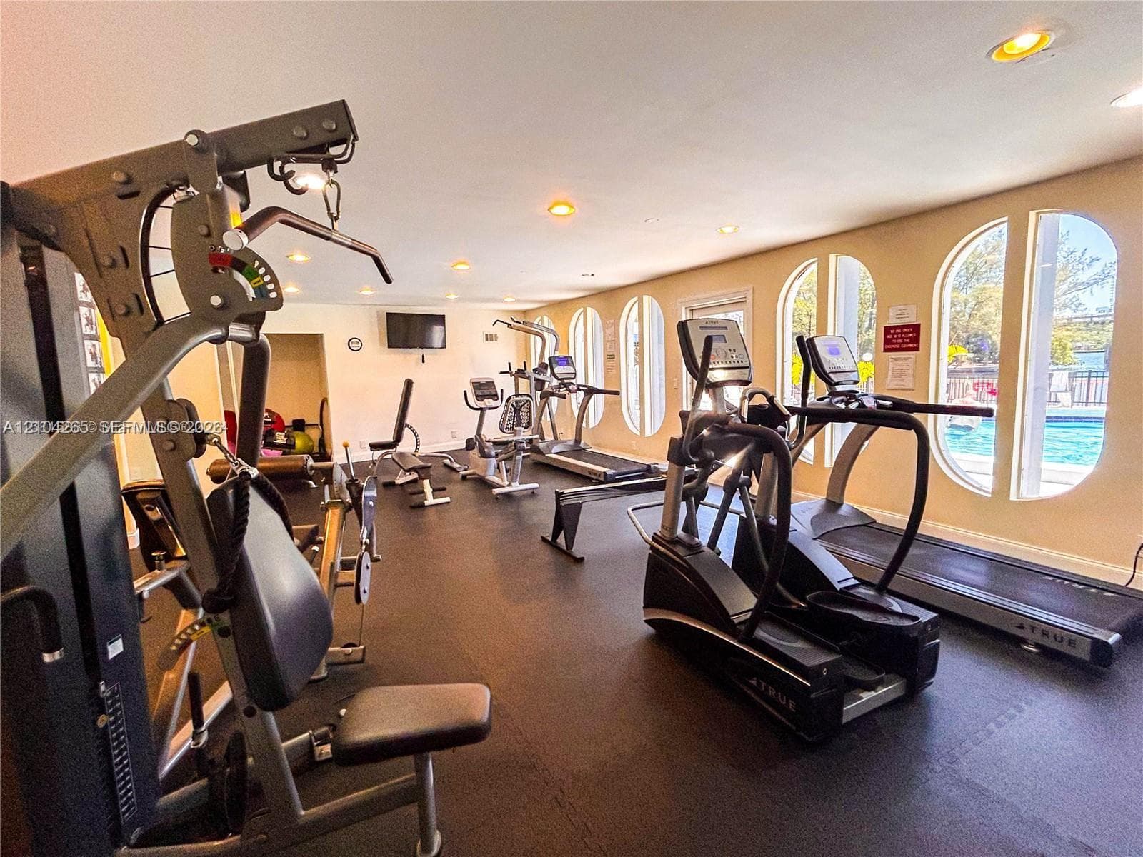 FAIRWAYS RIVIERA NORTH · #601 in Hallandale Beach - Photo 24