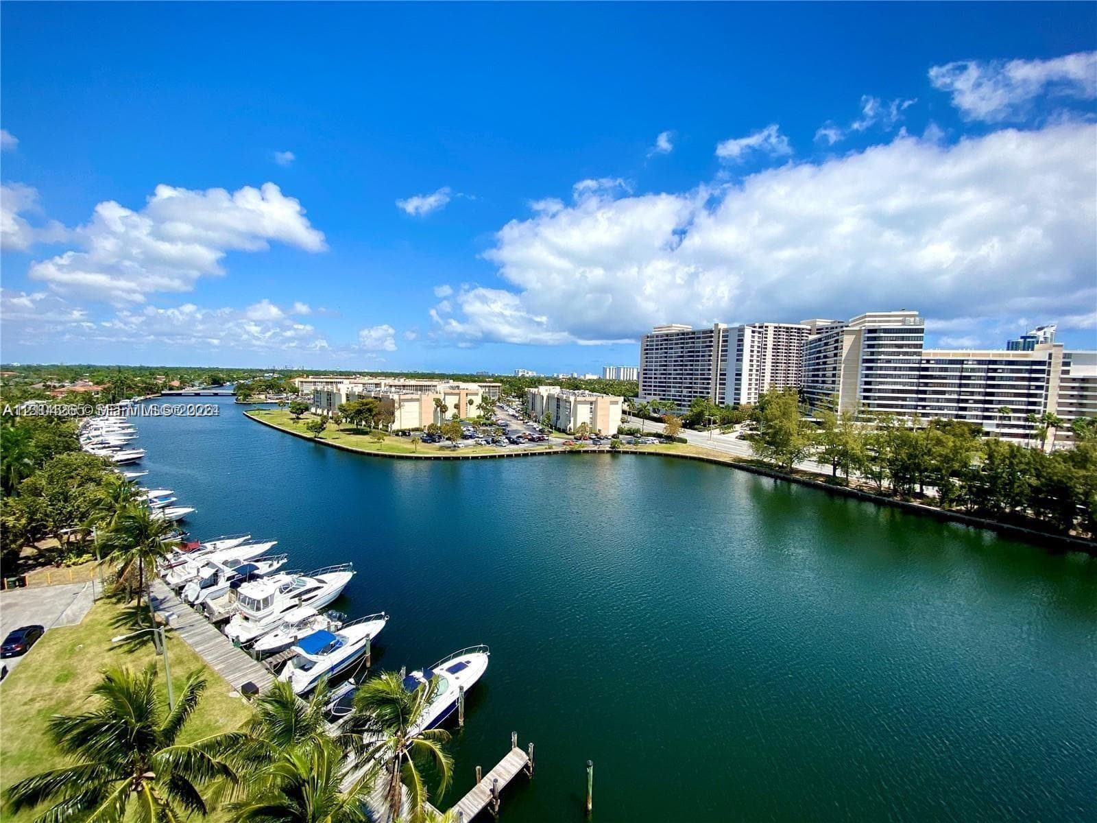 FAIRWAYS RIVIERA NORTH · #601 in Hallandale Beach - Photo 33