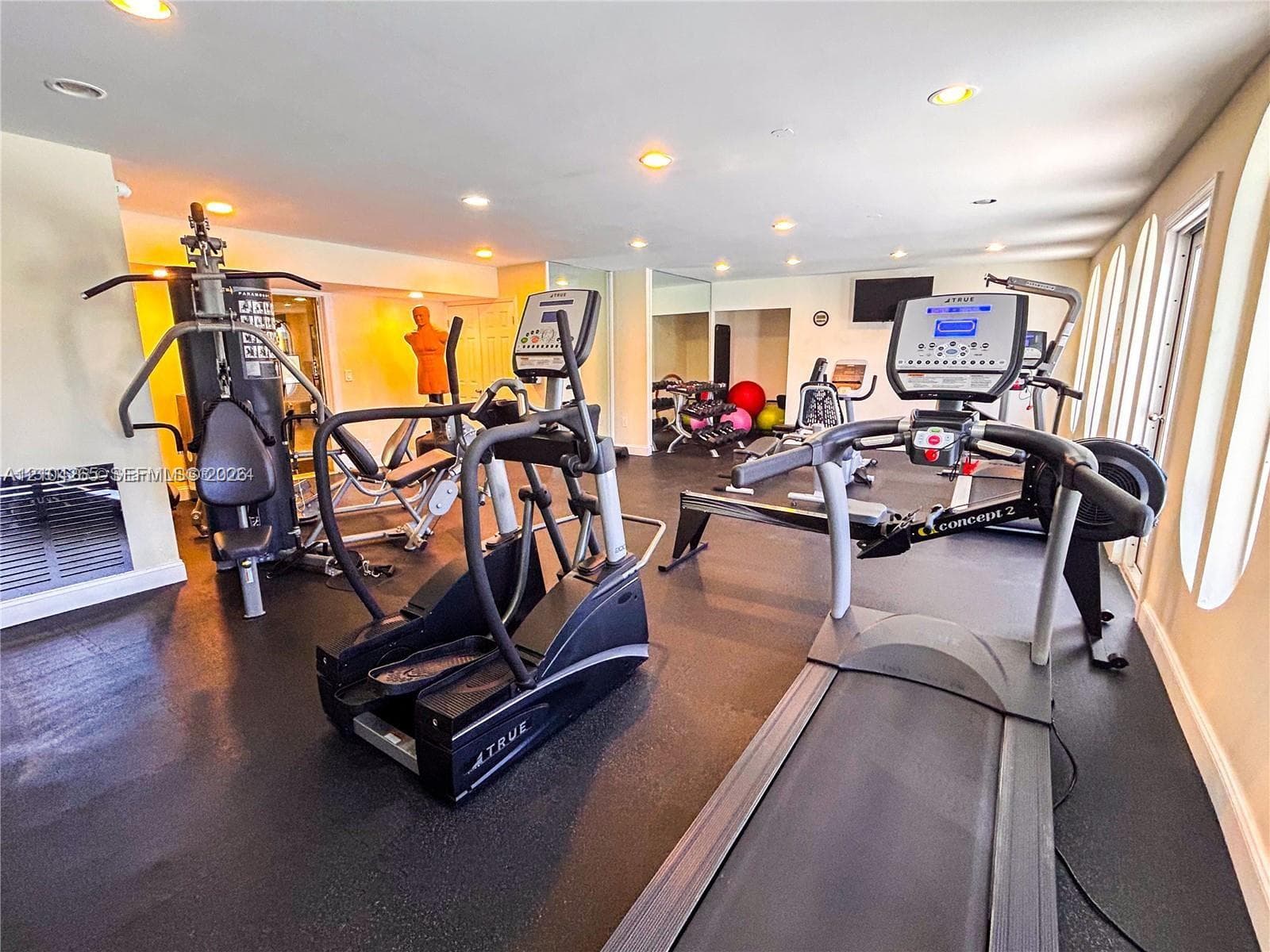 FAIRWAYS RIVIERA NORTH · #601 in Hallandale Beach - Photo 25