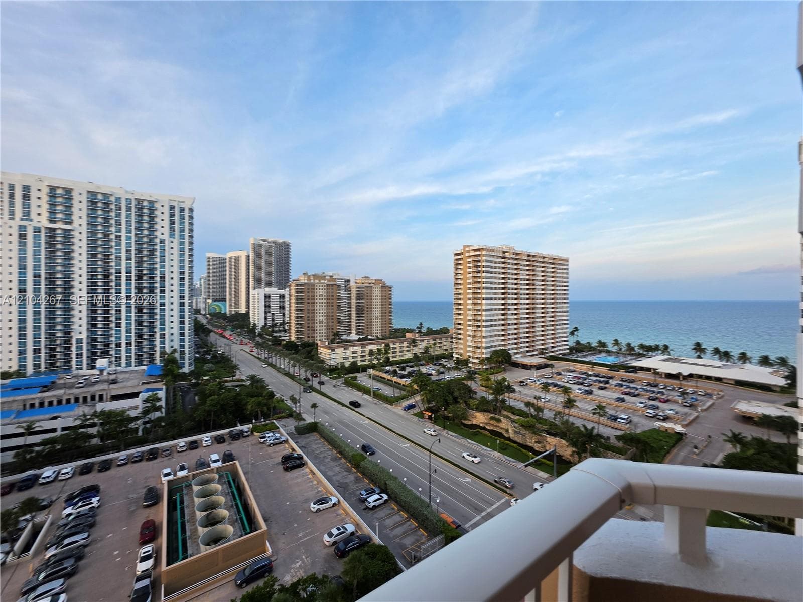 HEMISPHERES CONDO · #14K in Hallandale Beach - Photo 1