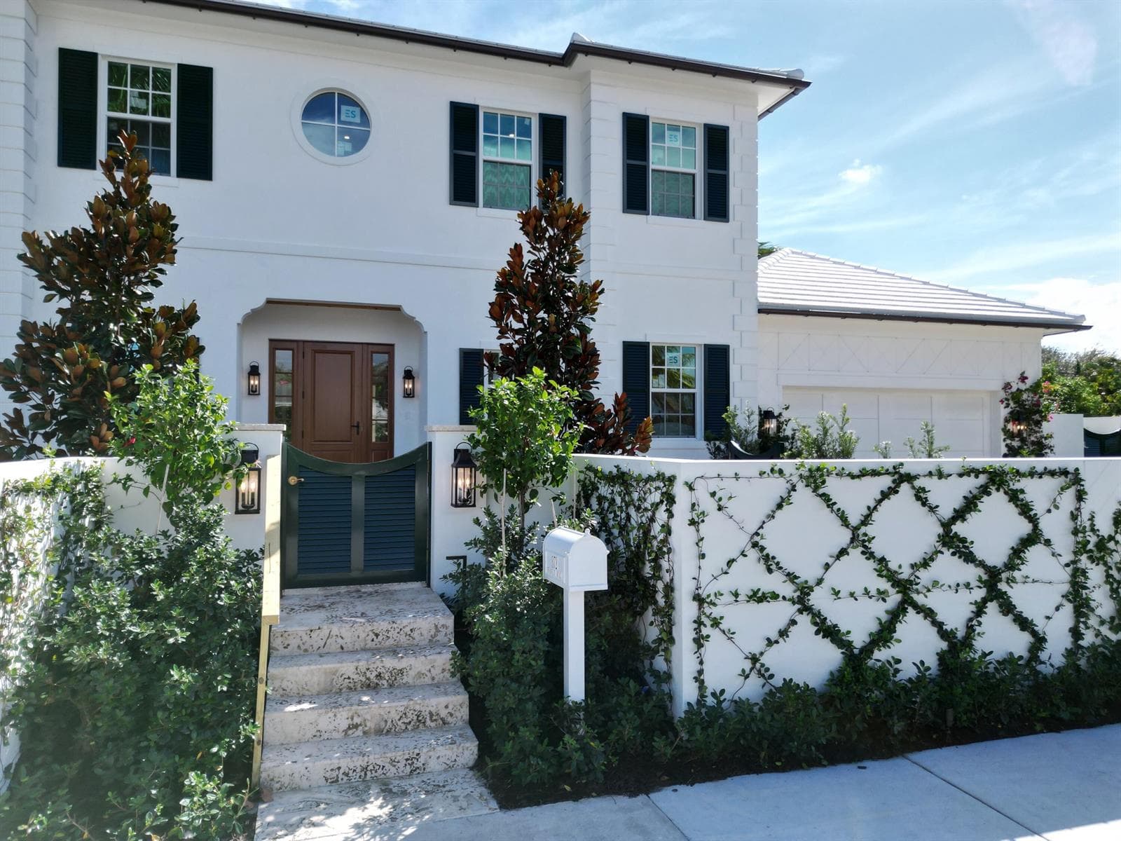 32 - Front Entry