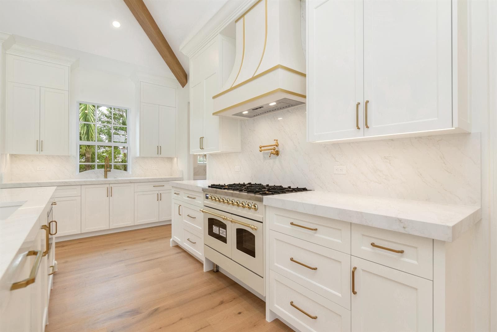 9 - Kitchen