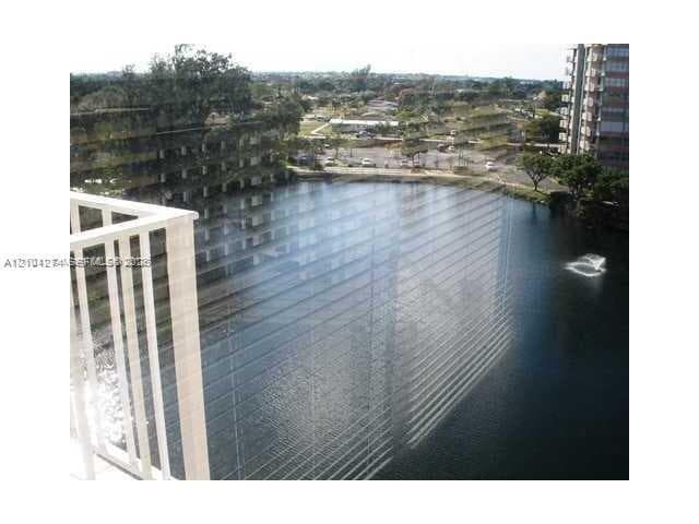 WILSHIRE CONDO · #1021E in Miami - Photo 13