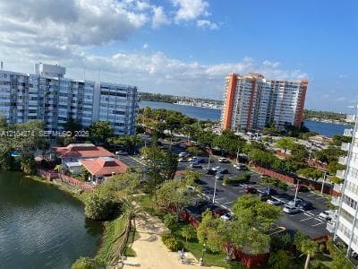 WILSHIRE CONDO · #1021E in Miami - Photo 16