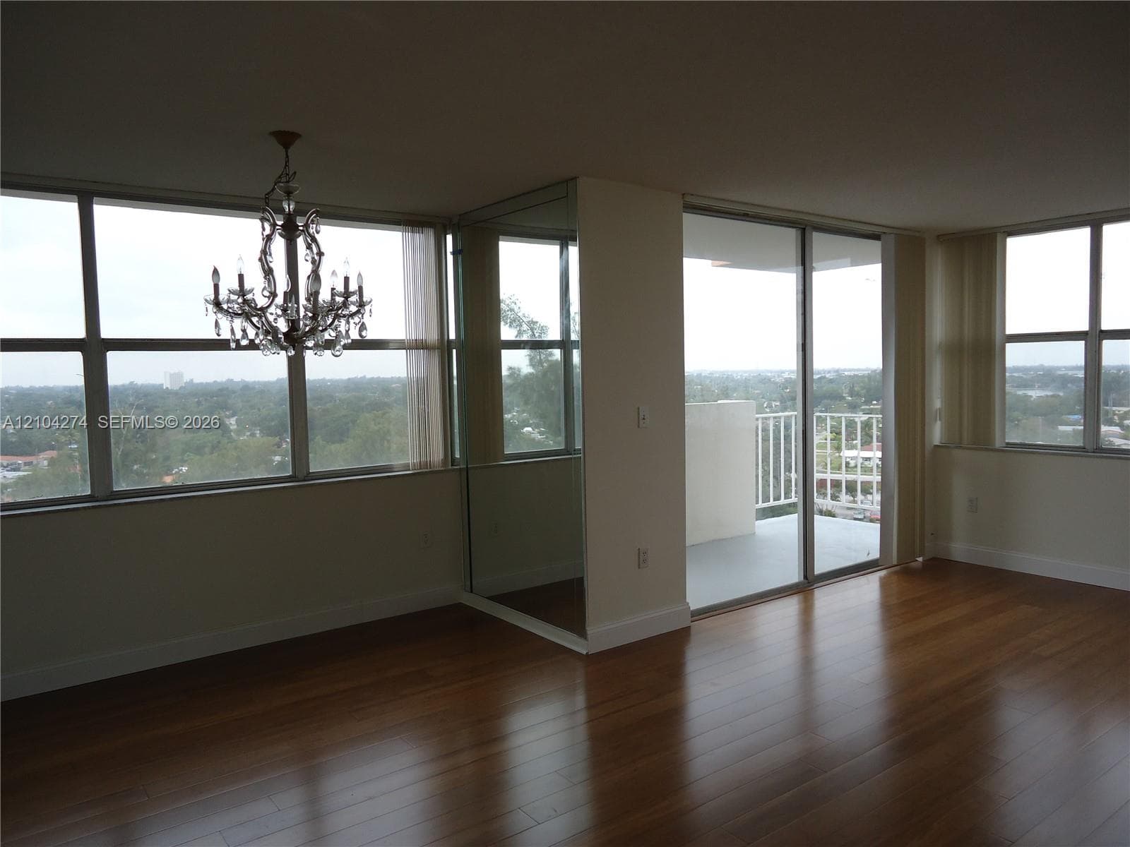 WILSHIRE CONDO · #1021E in Miami - Photo 3