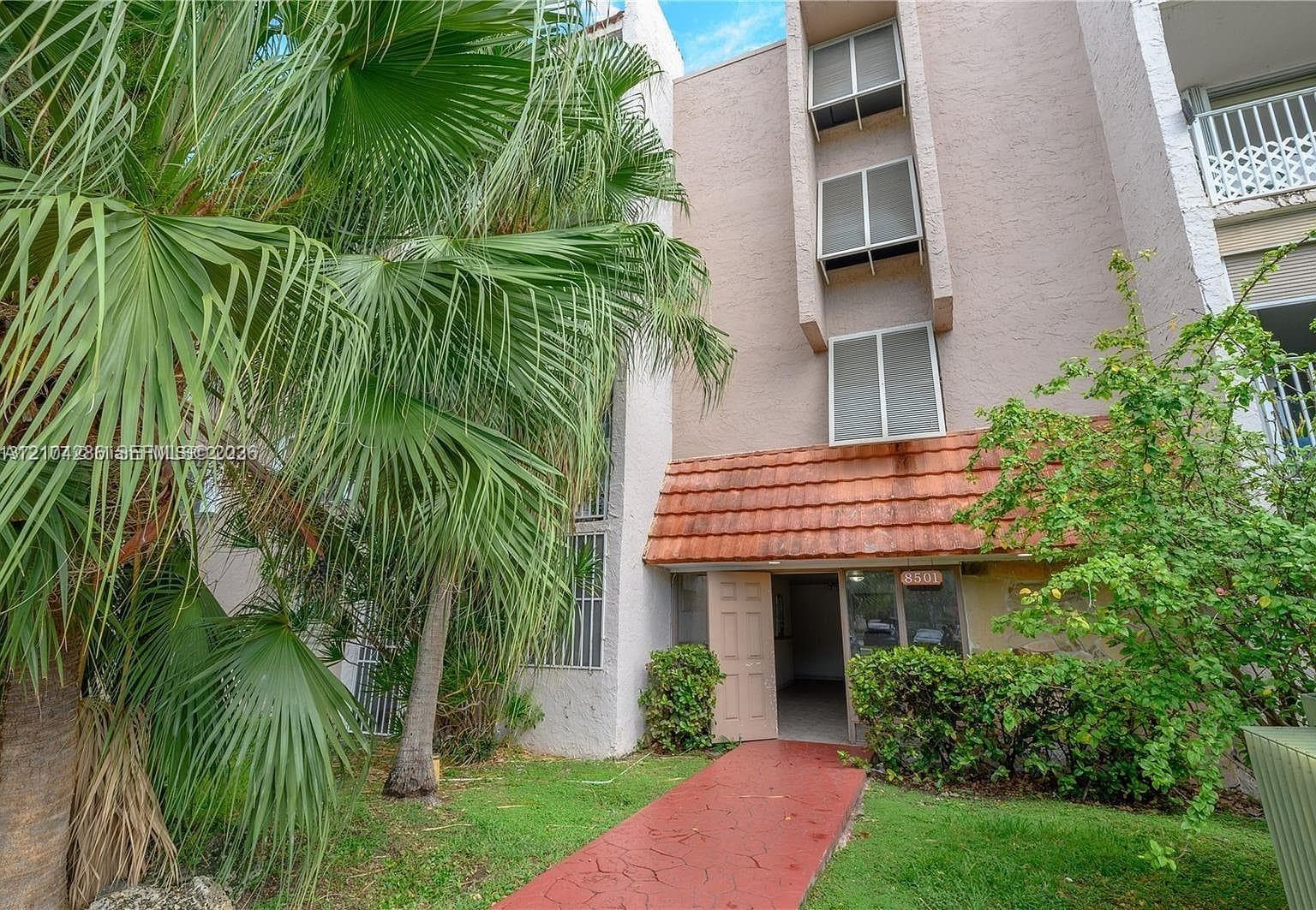 SUMMIT CHASE CONDO · #206 in Miami - Photo 2