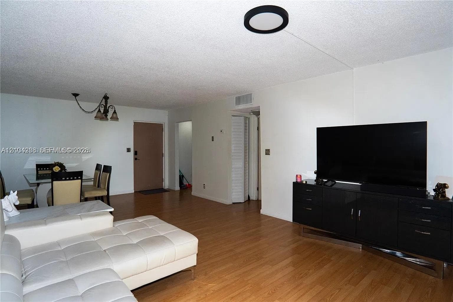 SUMMIT CHASE CONDO · #206 in Miami - Photo 6
