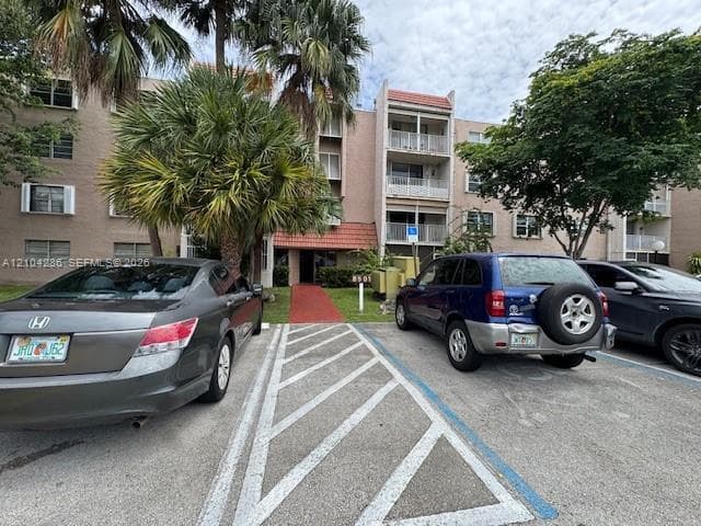 SUMMIT CHASE CONDO · #206 in Miami - Photo 13