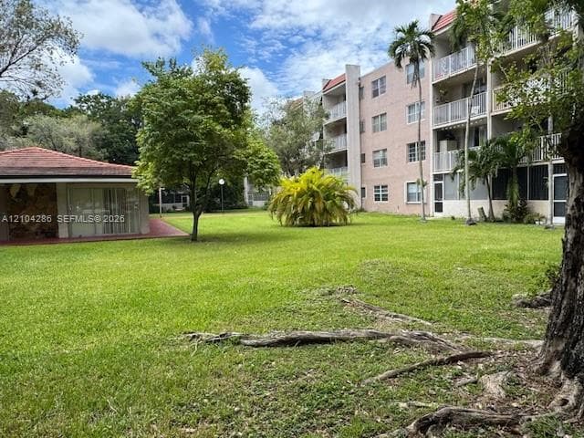 SUMMIT CHASE CONDO · #206 in Miami - Photo 16