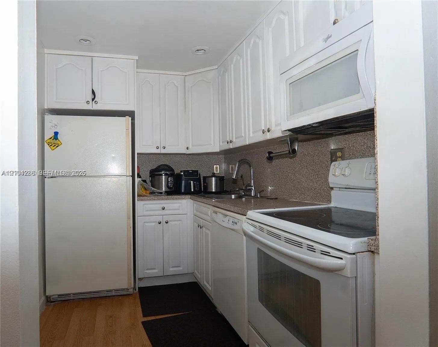 SUMMIT CHASE CONDO · #206 in Miami - Photo 5