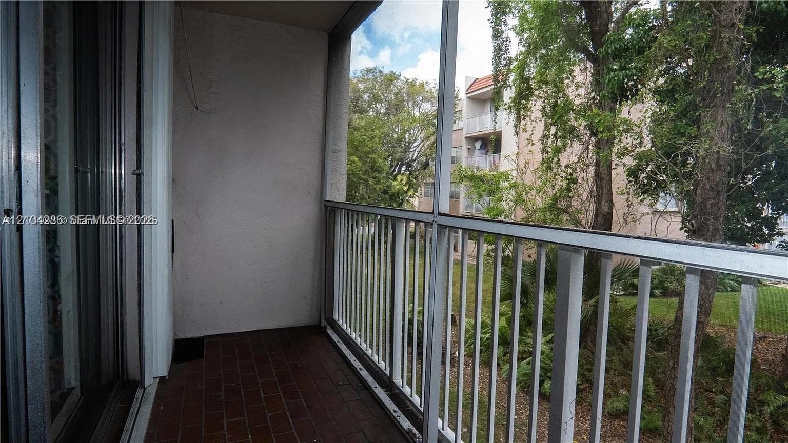 SUMMIT CHASE CONDO · #206 in Miami - Photo 9