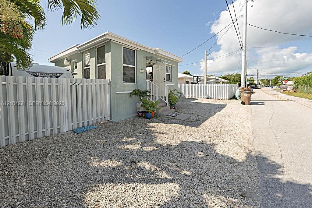 30 Orange Dr photo 2