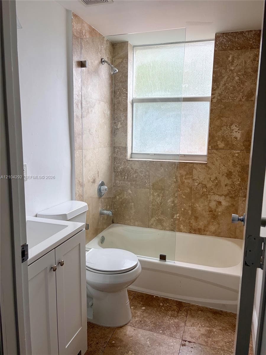 THE MANOR CONDO · #16 in Miami - Photo 7