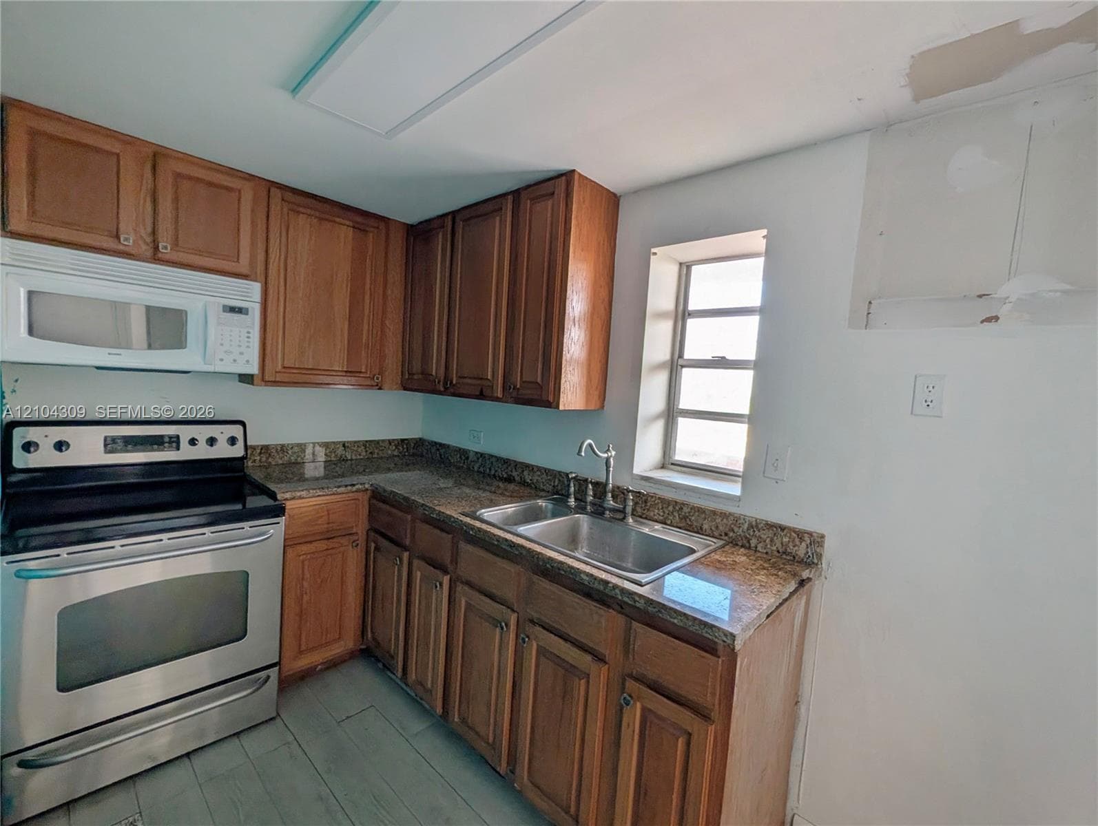 LEISURE SHORES · #408 in Pompano Beach - Photo 4