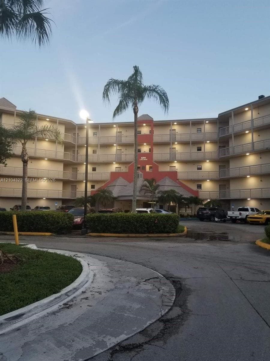 LAS VISTAS AT DORAL CONDO · #553 in Doral - Photo 13