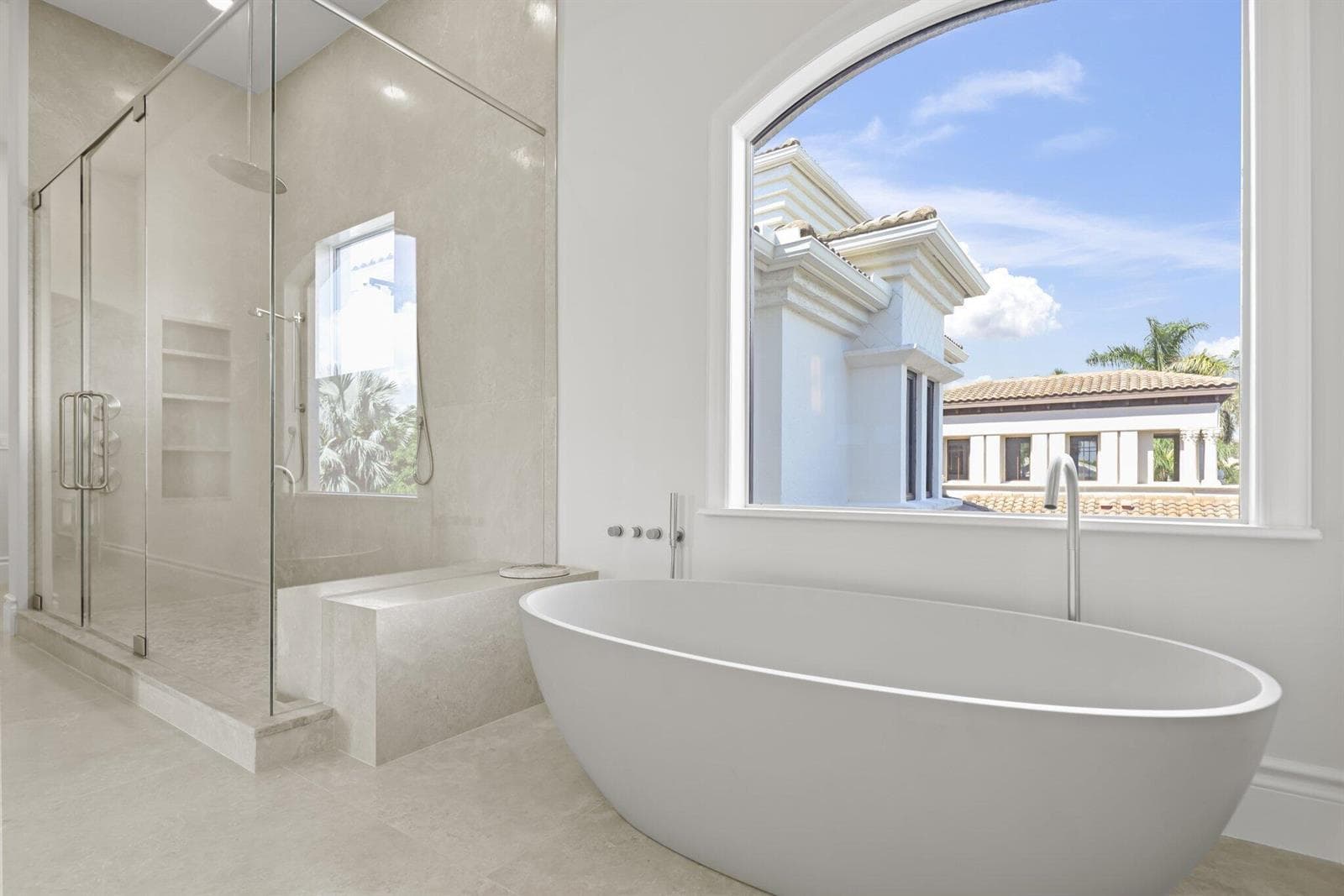 1010 Grand Court - 50.jpg-SMALL