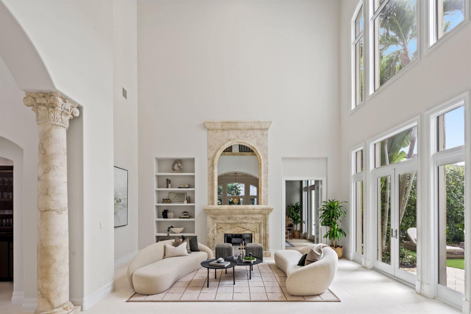 1010 Grand Court - 8.jpg-SMALL