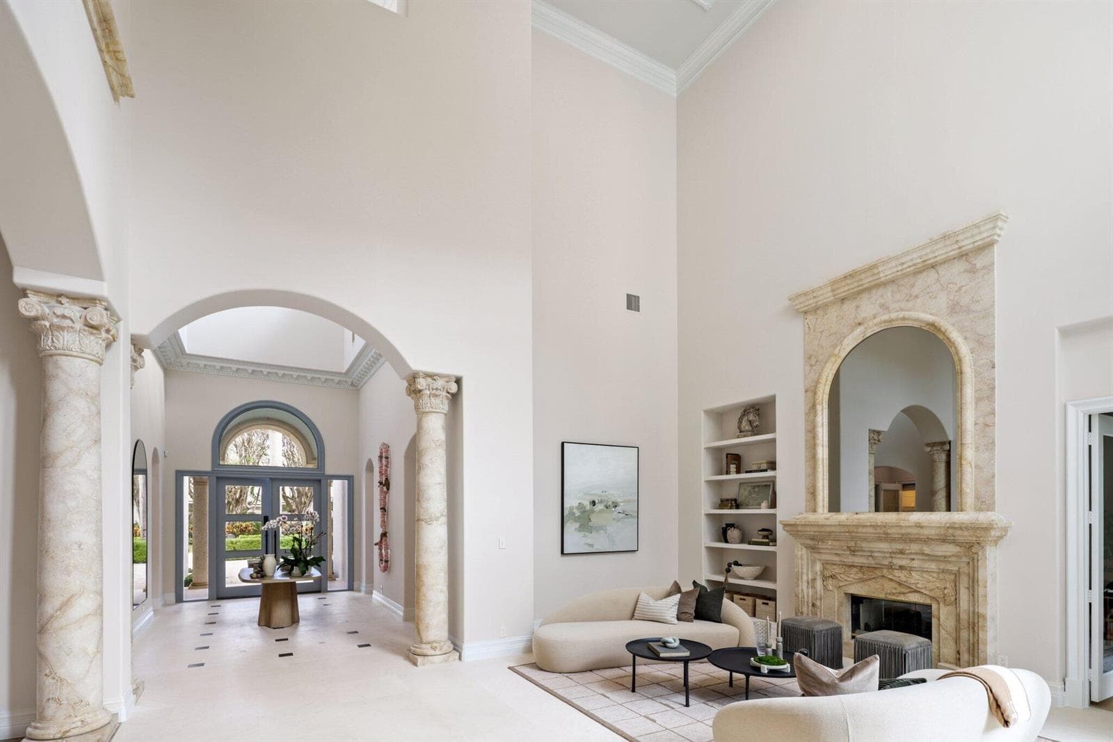 1010 Grand Court - 7.jpg-SMALL