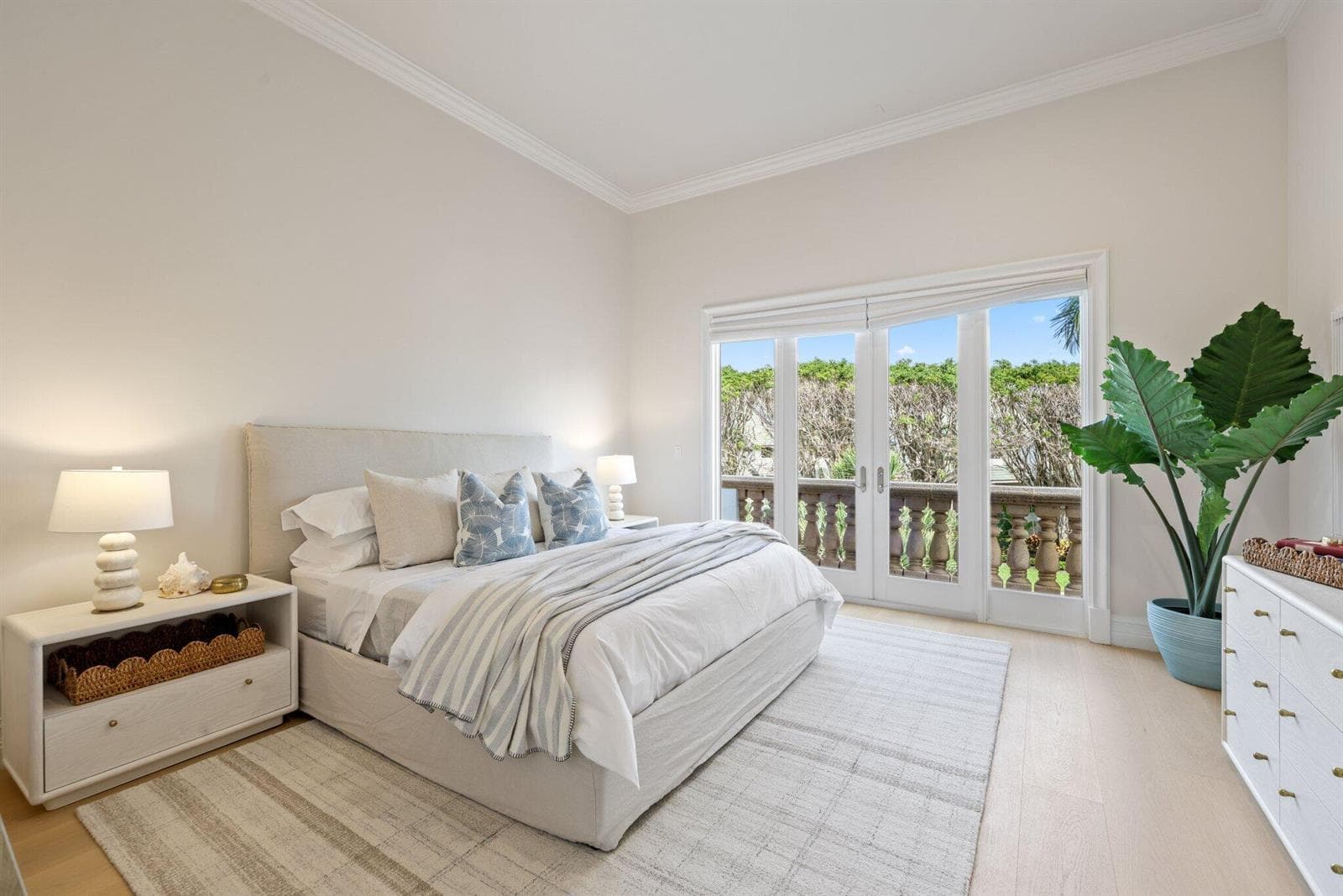 1010 Grand Court - 47.jpg-SMALL