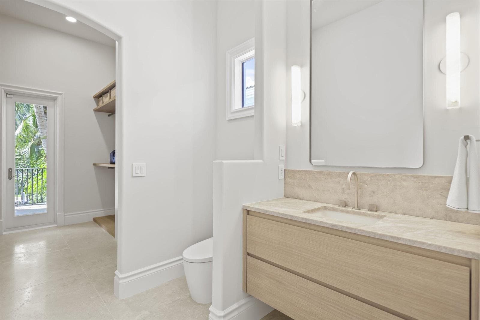 1010 Grand Court - 19.jpg-SMALL