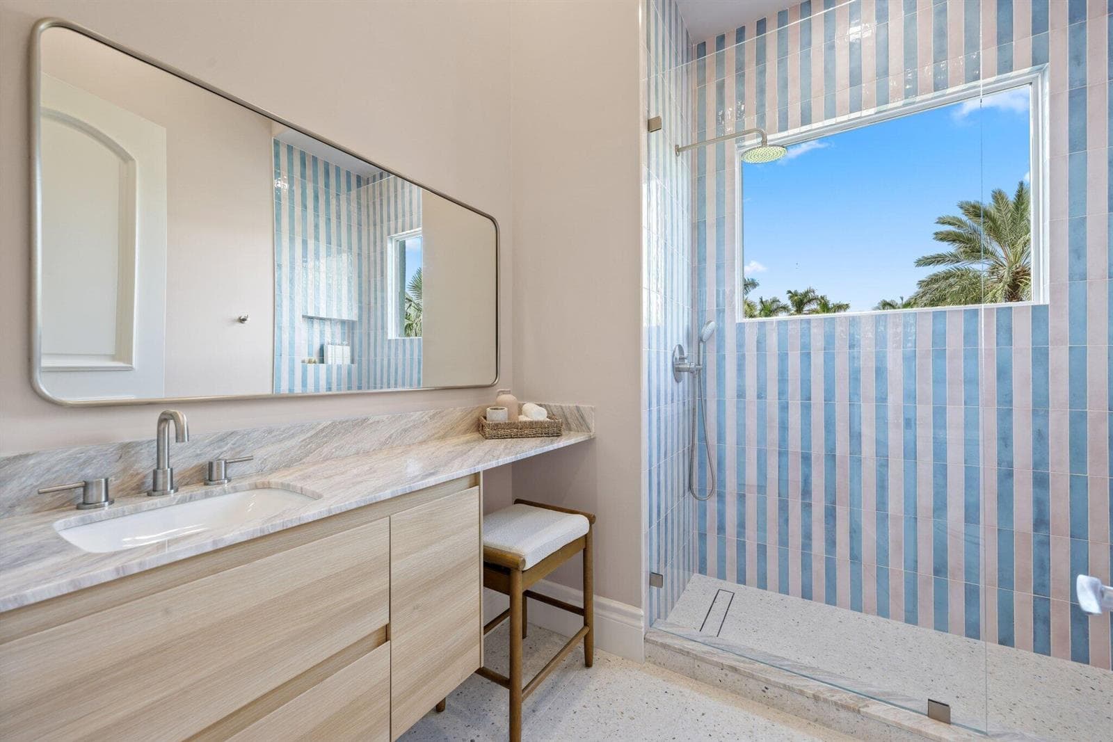 1010 Grand Court - 48.jpg-SMALL